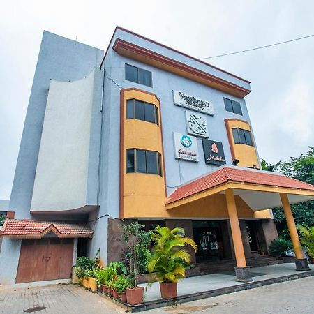 Oyo 18762 Vaishnavi Residency 호텔 벵갈루루 외부 사진