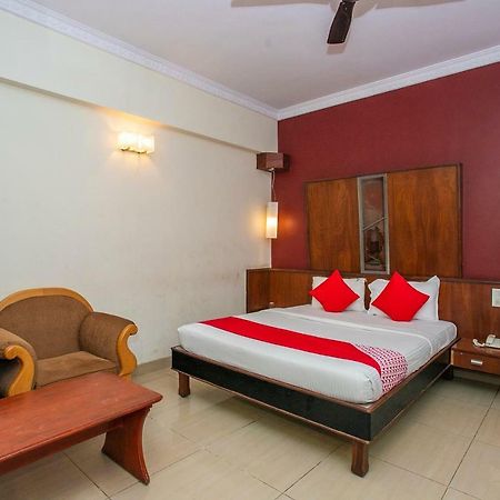 Oyo 18762 Vaishnavi Residency 호텔 벵갈루루 외부 사진
