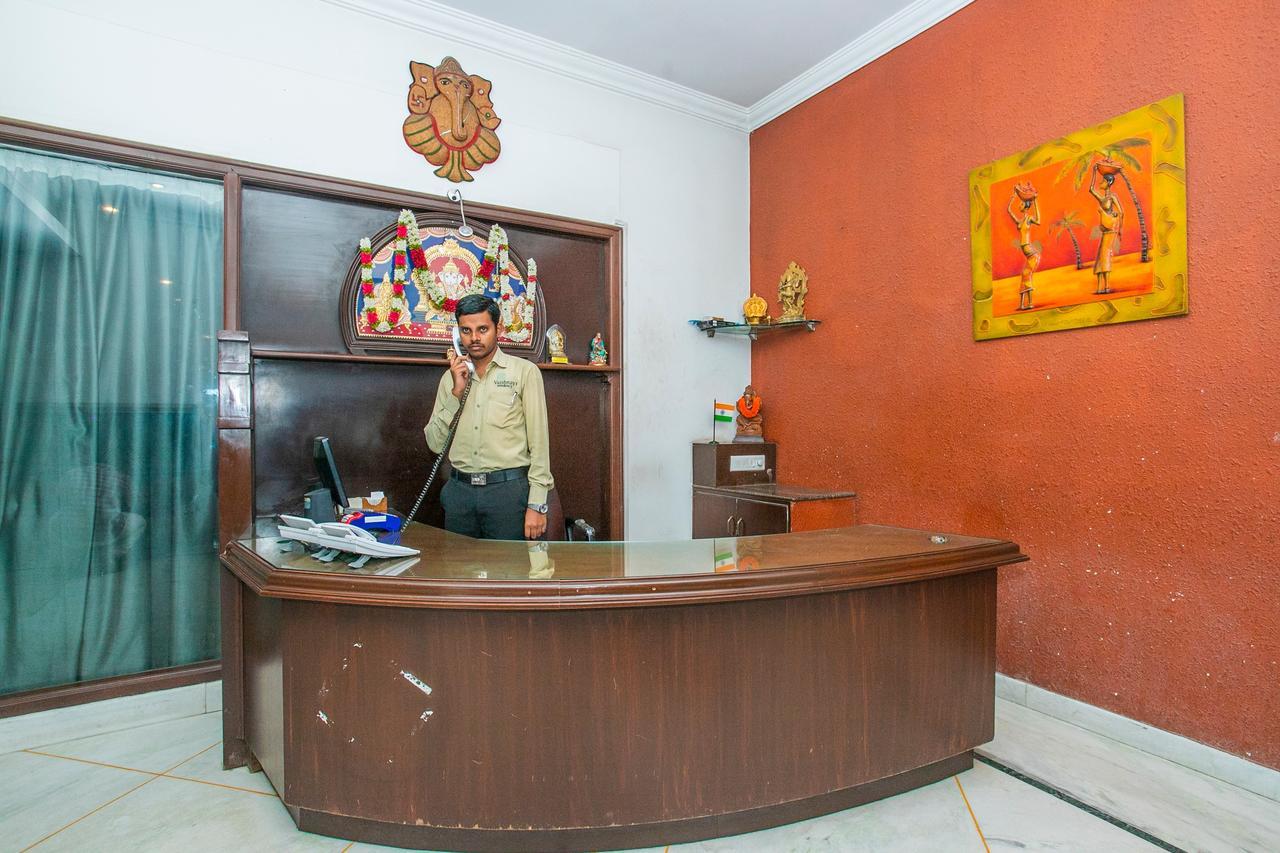 Oyo 18762 Vaishnavi Residency 호텔 벵갈루루 외부 사진