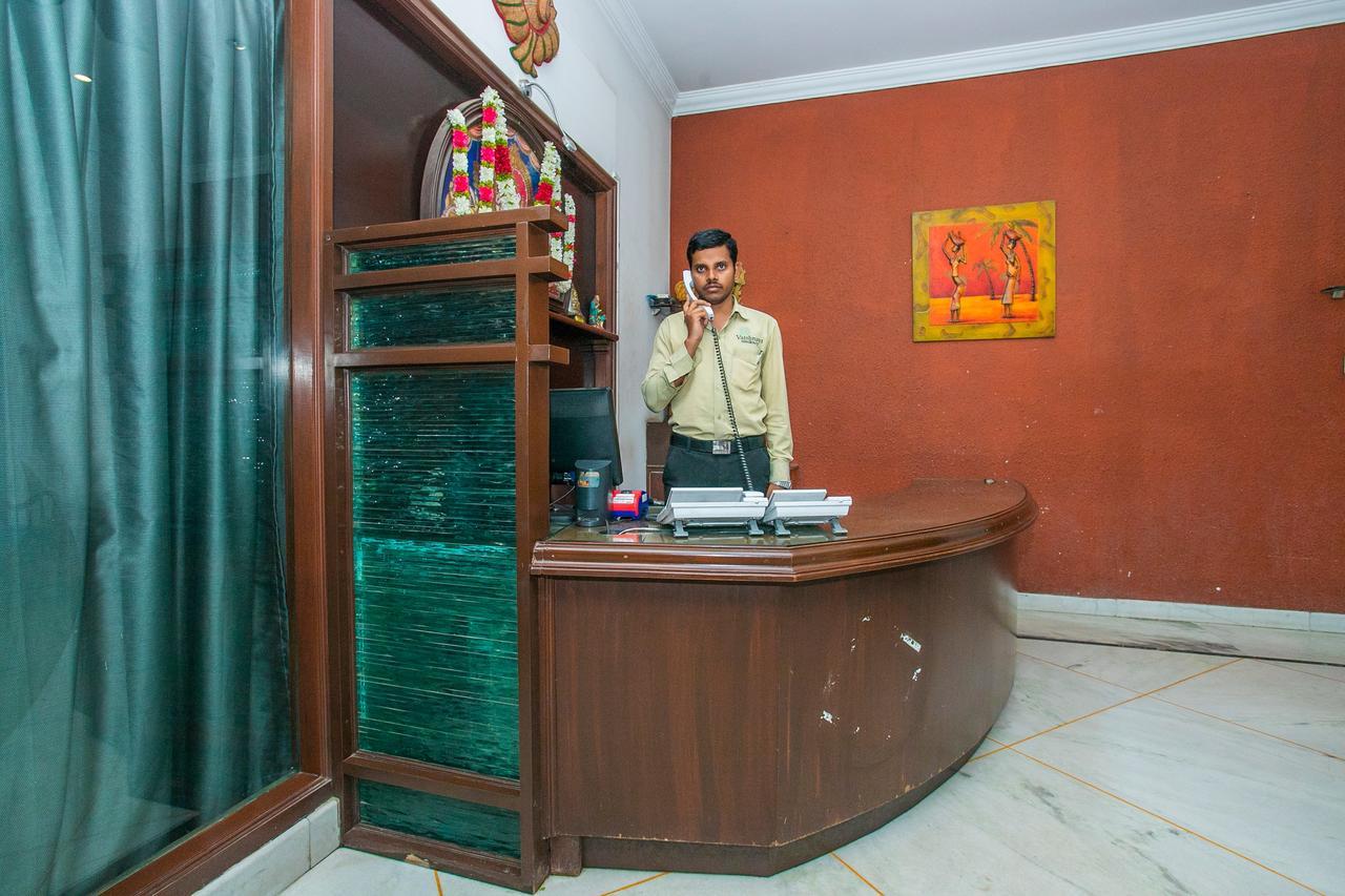 Oyo 18762 Vaishnavi Residency 호텔 벵갈루루 외부 사진