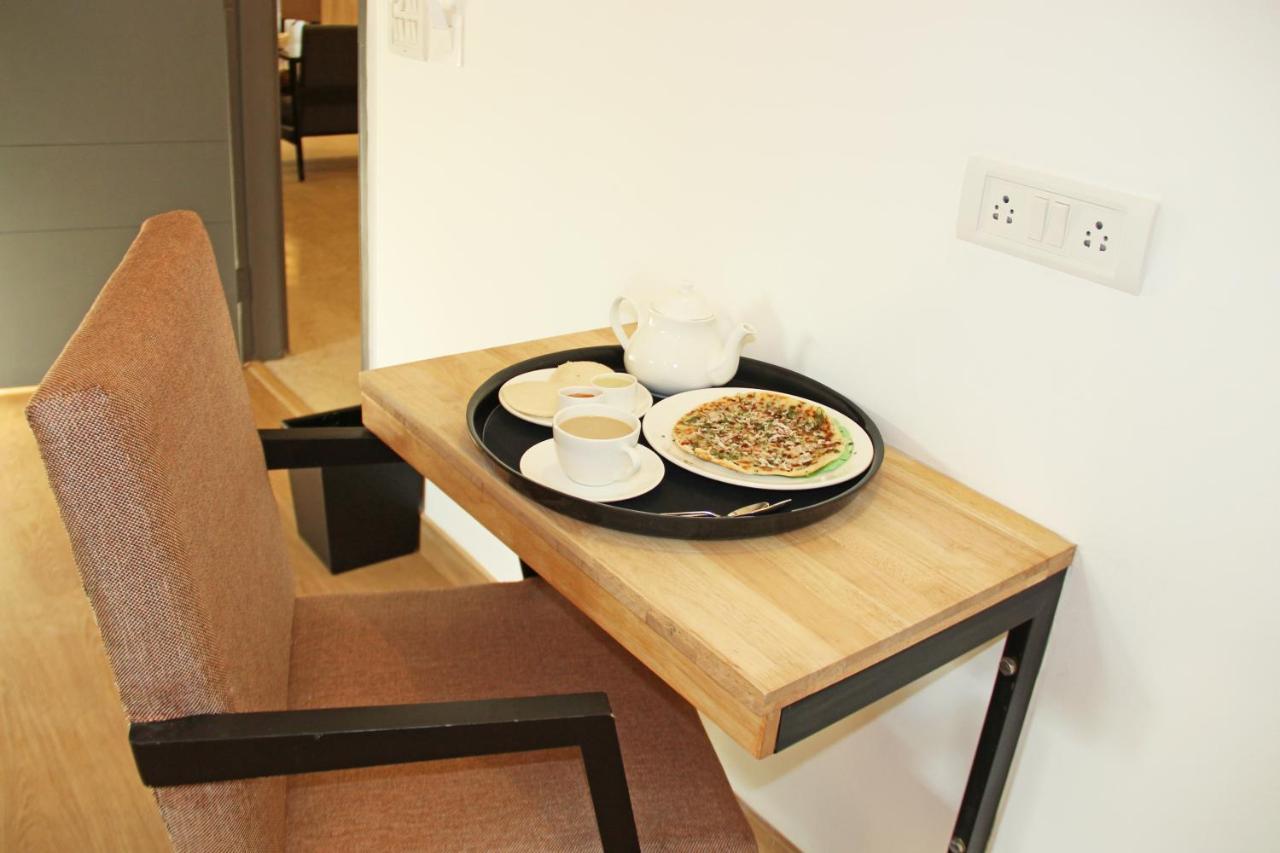 Oyo 18762 Vaishnavi Residency 호텔 벵갈루루 외부 사진